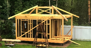 Сарай из бруса 100х100 в Глазове - строительство под ключ | Строй-Глз от 40756 руб.